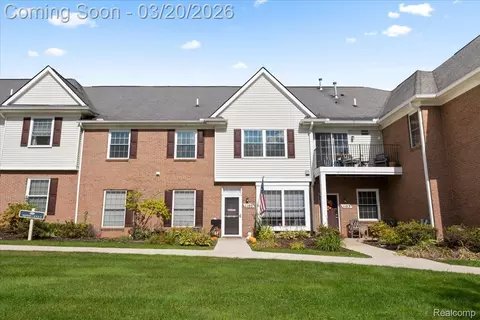 1103 Rial Lake Dr, Howell, MI 48843