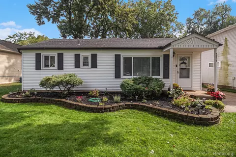 5834 Morley St, Westland, MI 48185