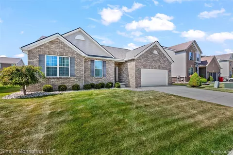 48327 Long Leaf Dr, Macomb, MI 48044 photo 1