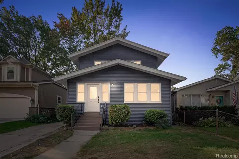 716 Hawthorn Ave, Royal Oak, MI 48067