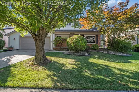 44585 Nantucket Dr, Canton, MI 48187