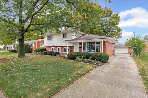 38831 Orangelawn St, Livonia, MI 48150