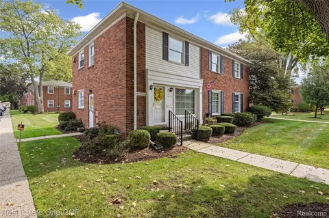 650 Cadieux Rd #1, Grosse Pointe, MI 48230