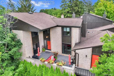 4154 Wabeek Lake Dr S, Bloomfield Hills, MI 48302