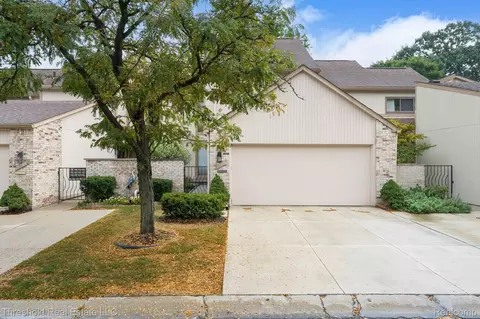 23231 Farmington Rd, Farmington, MI 48336