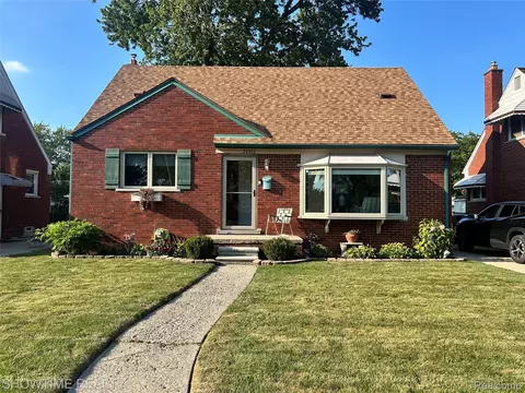 20415 Frazho St, Saint Clair Shores, MI 48081