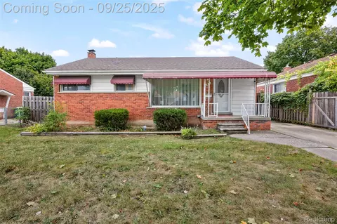 120 Lathers St, Garden City, MI 48135