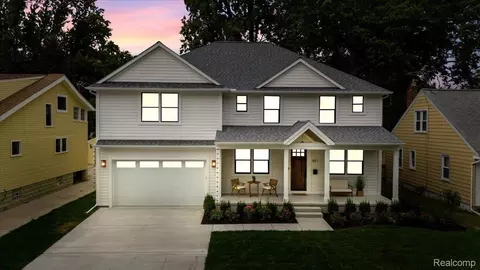 801 Hawthorn Ave, Royal Oak, MI 48067