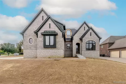 54237 Trieste Ct, Shelby Township, MI 48316