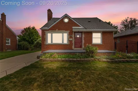 7290 Helen, Center Line, MI 48015