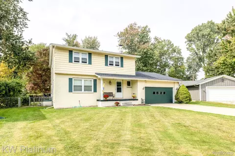 3131 W Woodland Dr, Port Huron, MI 48060