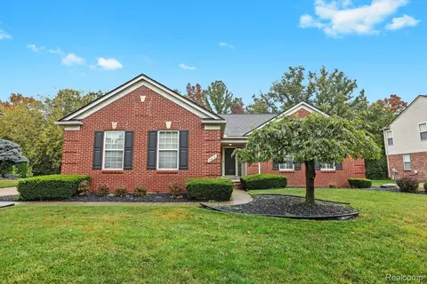 3415 Wall St, Canton, MI 48188