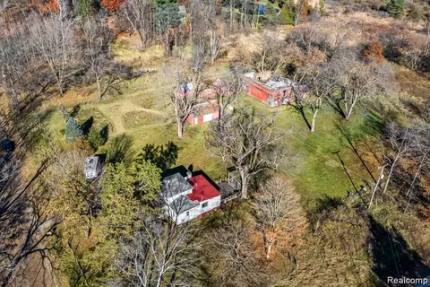 15245 Roepke Rd, Unadilla, MI 48137