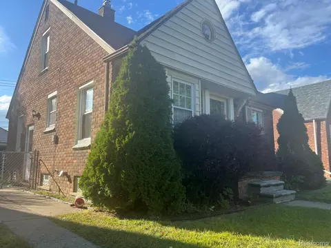 2045 N Vernon St, Dearborn, MI 48128