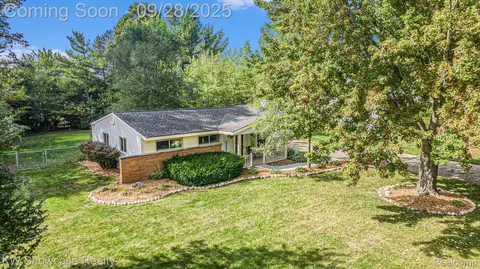 6319 Eastlawn Ave, Village Of Clarkston, MI 48346