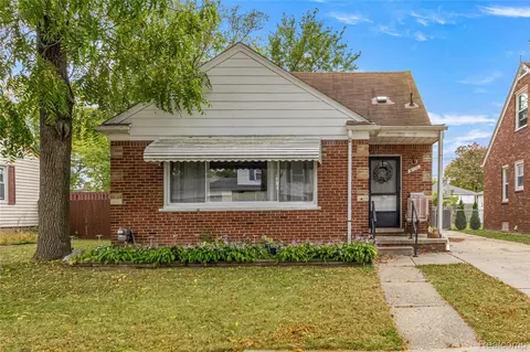 8174 Helen, Center Line, MI 48015