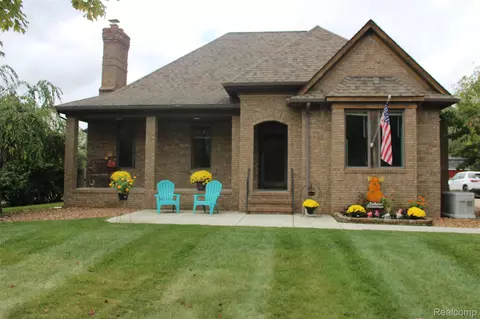30500 Ostreich Rd, Brownstown, MI 48173