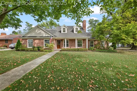 4402 Arlington Dr, Royal Oak, MI 48073