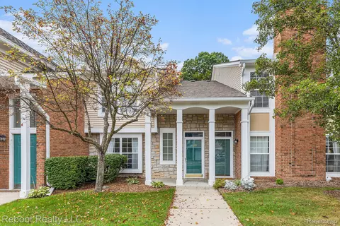 56563 Scotland Blvd, Shelby Township, MI 48316