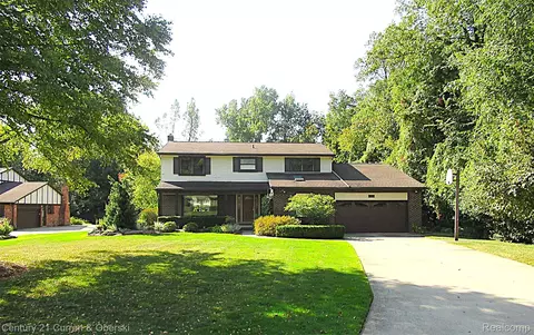 34621 Beechwood St, Farmington, MI 48335