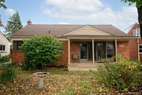1401 Whittier Pl, Dearborn, MI 48124