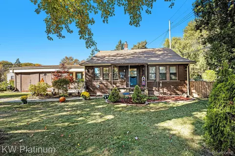 36141 Homeview St, Harrison, MI 48045