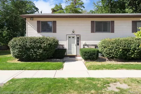 38122 Hixford Pl, Westland, MI 48185