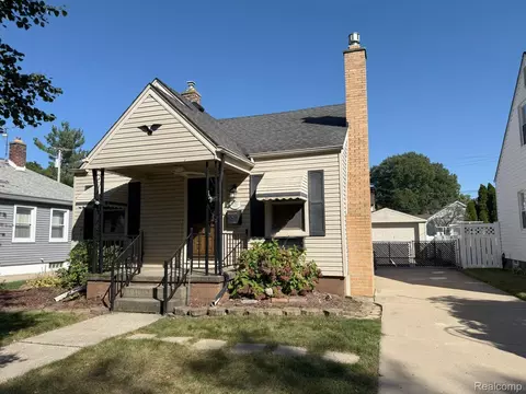 2943 Queen St, Dearborn, MI 48124