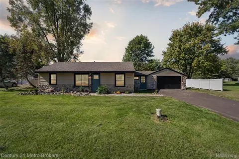 4379 Tillie Dr, Flint, MI 48504