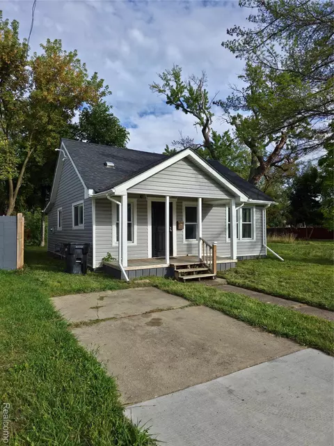 6746 Westwood St, Detroit, MI 48228