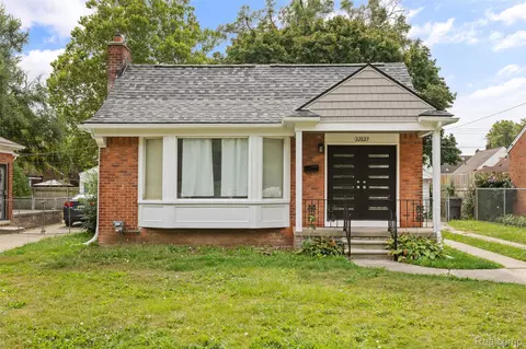 22627 Tireman, Redford, MI 48239