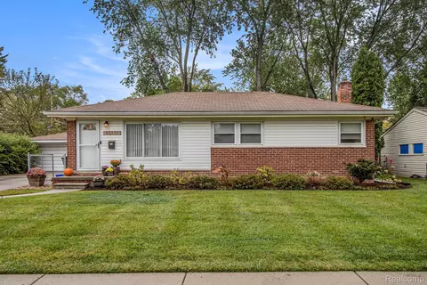 23571 Demley Dr, Clinton Township, MI 48035