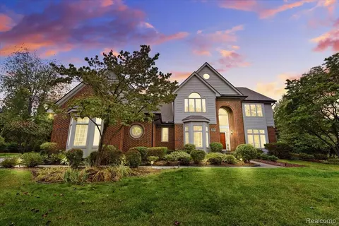 48075 Andover Dr, Novi, MI 48374