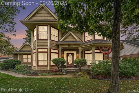 6764 Redford Cir, Troy, MI 48085