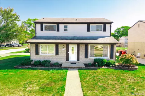 27166 Sutherland St, Southfield, MI 48076