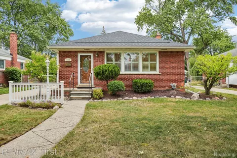 306 Charlotte Ave, Royal Oak, MI 48073