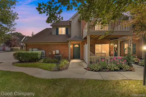 336 Marigold Cir, Westland, MI 48185