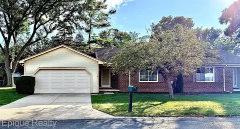 22626 Shoreview Ct, Saint Clair Shores, MI 48082