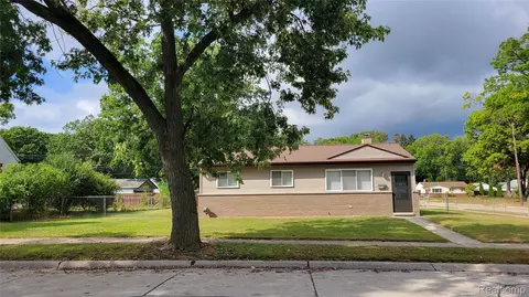 4910 Moore St, Wayne, MI 48184