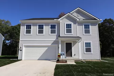 4320 Oak St, Grand Blanc, MI 48439