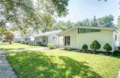 1722 E Harry Ave, Hazel Park, MI 48030