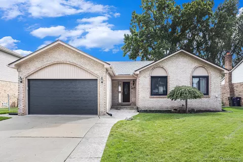 13762 Halleck Dr, Sterling Heights, MI 48313