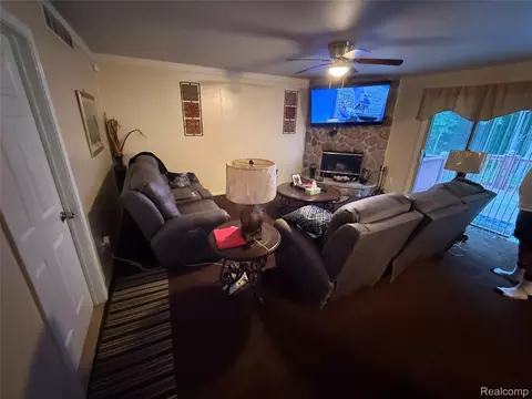 Living - 44994 Sondra Dr, Van Buren, MI 48111 photo 2 of 5