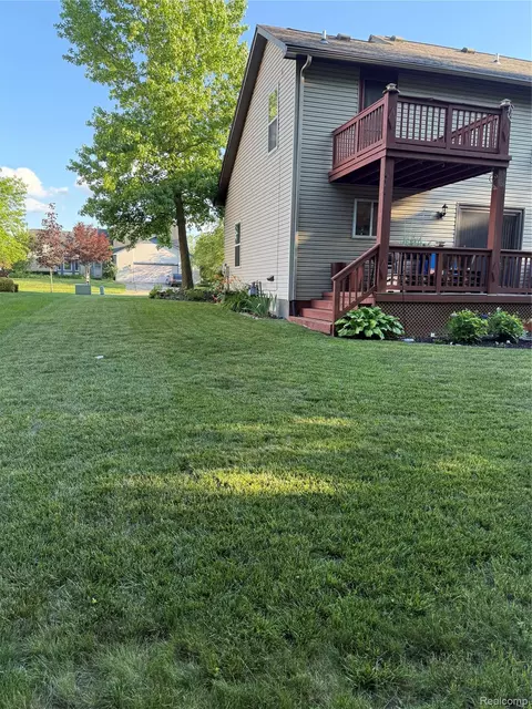 Exterior - 44994 Sondra Dr, Van Buren, MI 48111 photo 2 of 12