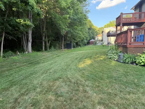 Exterior - 44994 Sondra Dr, Van Buren, MI 48111 photo 6 of 12
