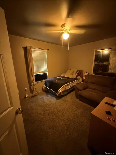 Bedroom - 44994 Sondra Dr, Van Buren, MI 48111 photo 4 of 10