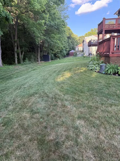 Exterior - 44994 Sondra Dr, Van Buren, MI 48111 photo 5 of 12