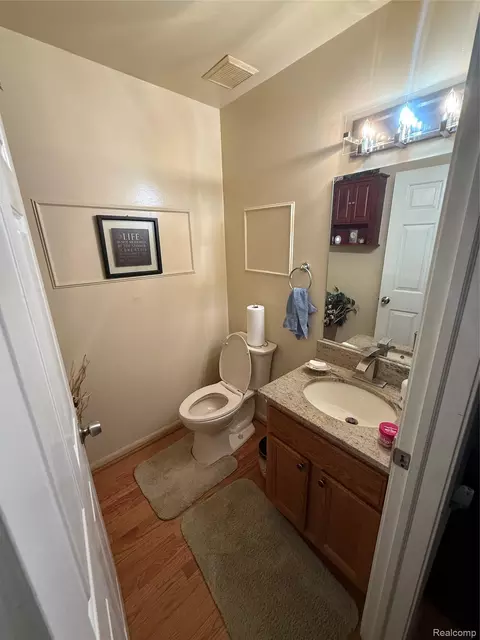 Bath - 44994 Sondra Dr, Van Buren, MI 48111 photo 2 of 8