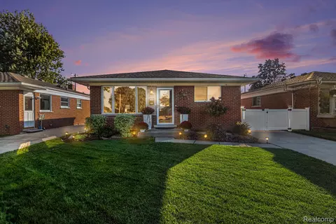 14713 Morris Ave, Allen Park, MI 48101
