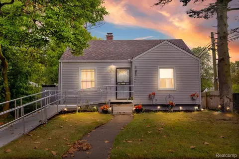 19379 Ashton Ave, Detroit, MI 48219